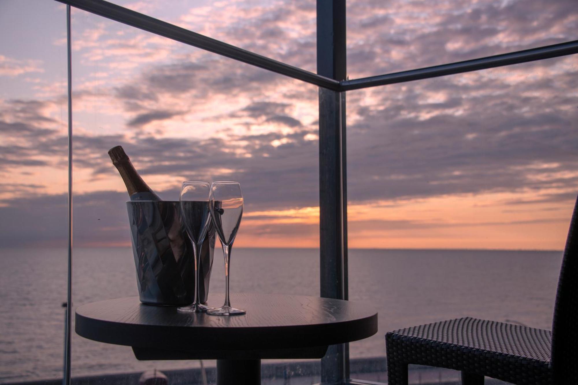 Boulevard Hotel بلاكبول المظهر الخارجي الصورة Sunset at the Cape of Good Hope